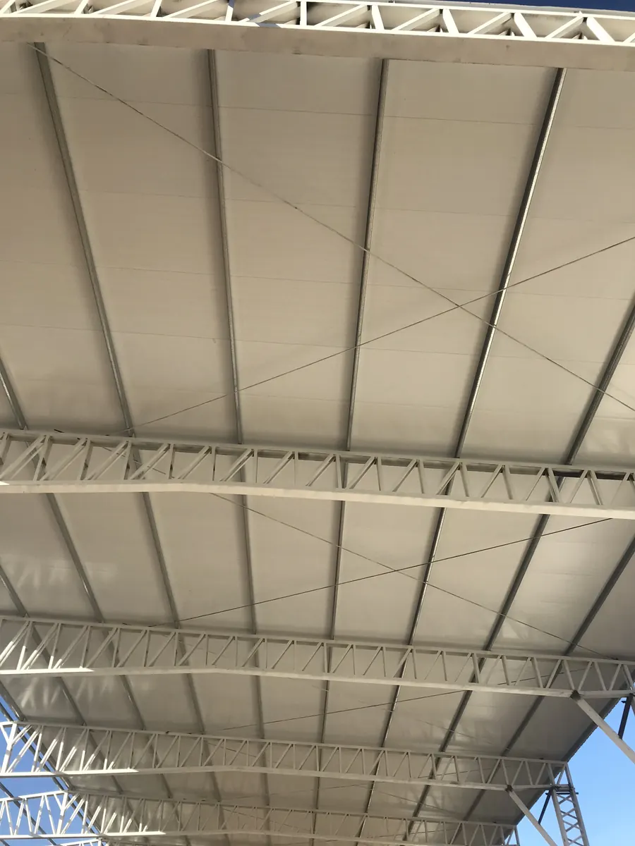 Panel sandwich muro galpón — detalle instalación PanelYA, paneles térmicos para depósitos